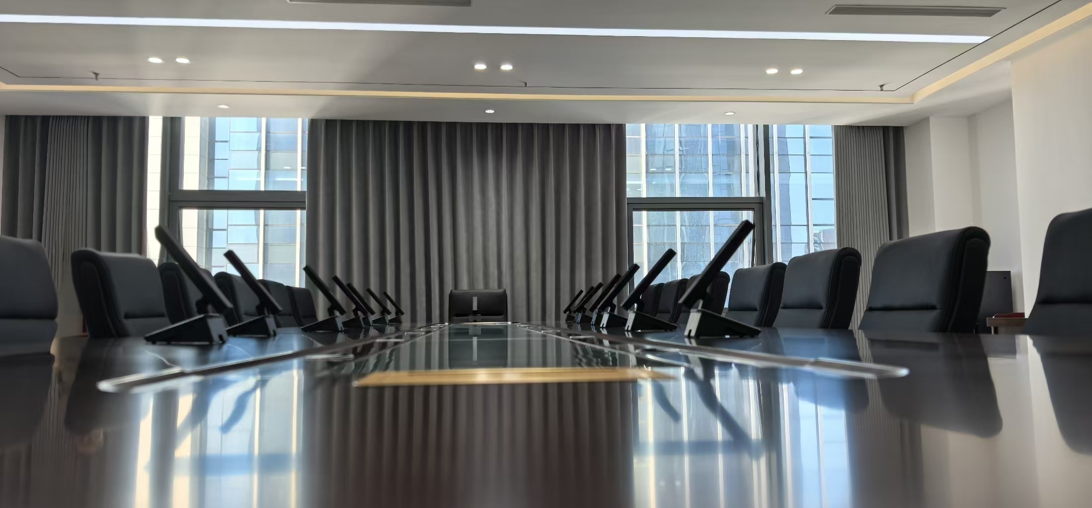 河北省唐山市某银行会议室